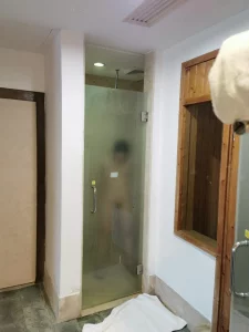 老婆洗澡